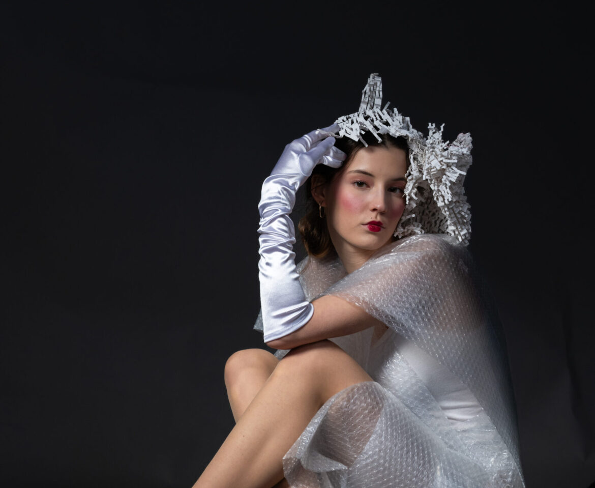 Luna in White – a very special fashion