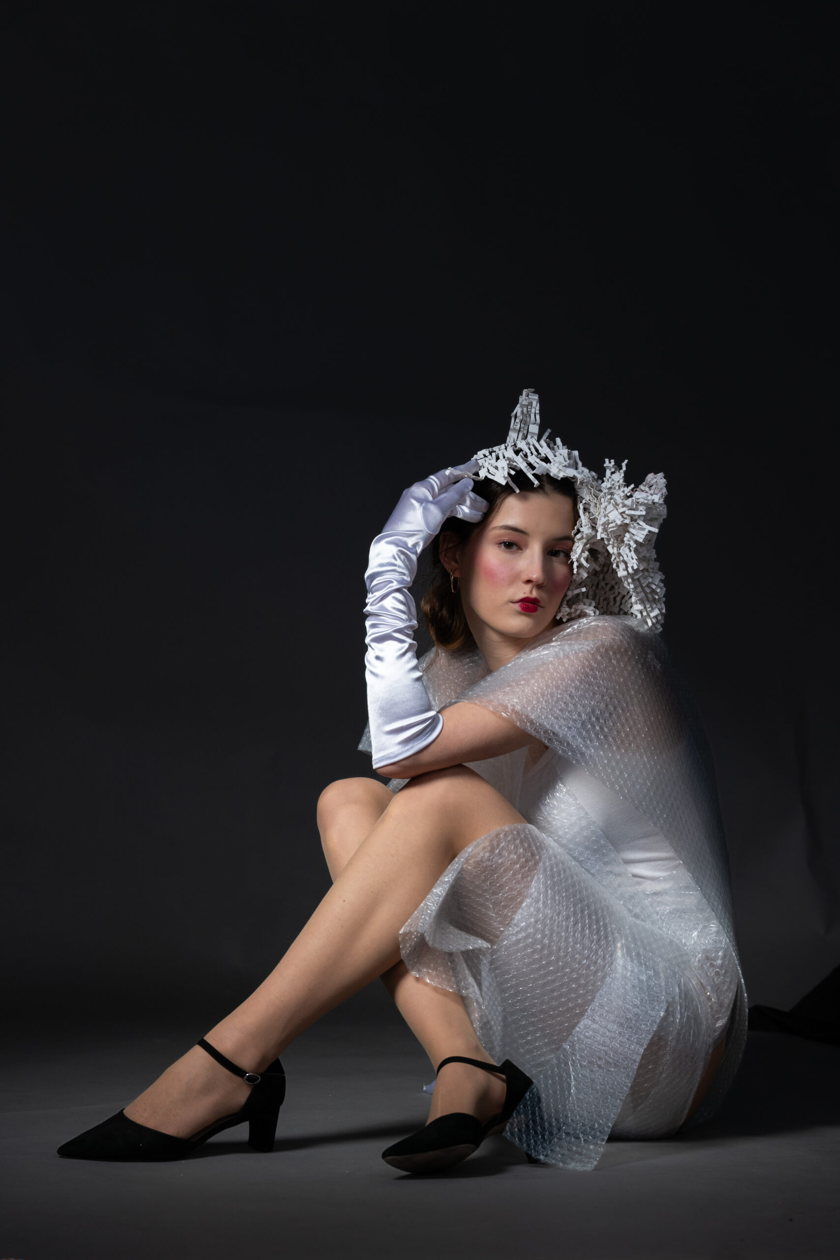 LUNA IN WHITE screen-7